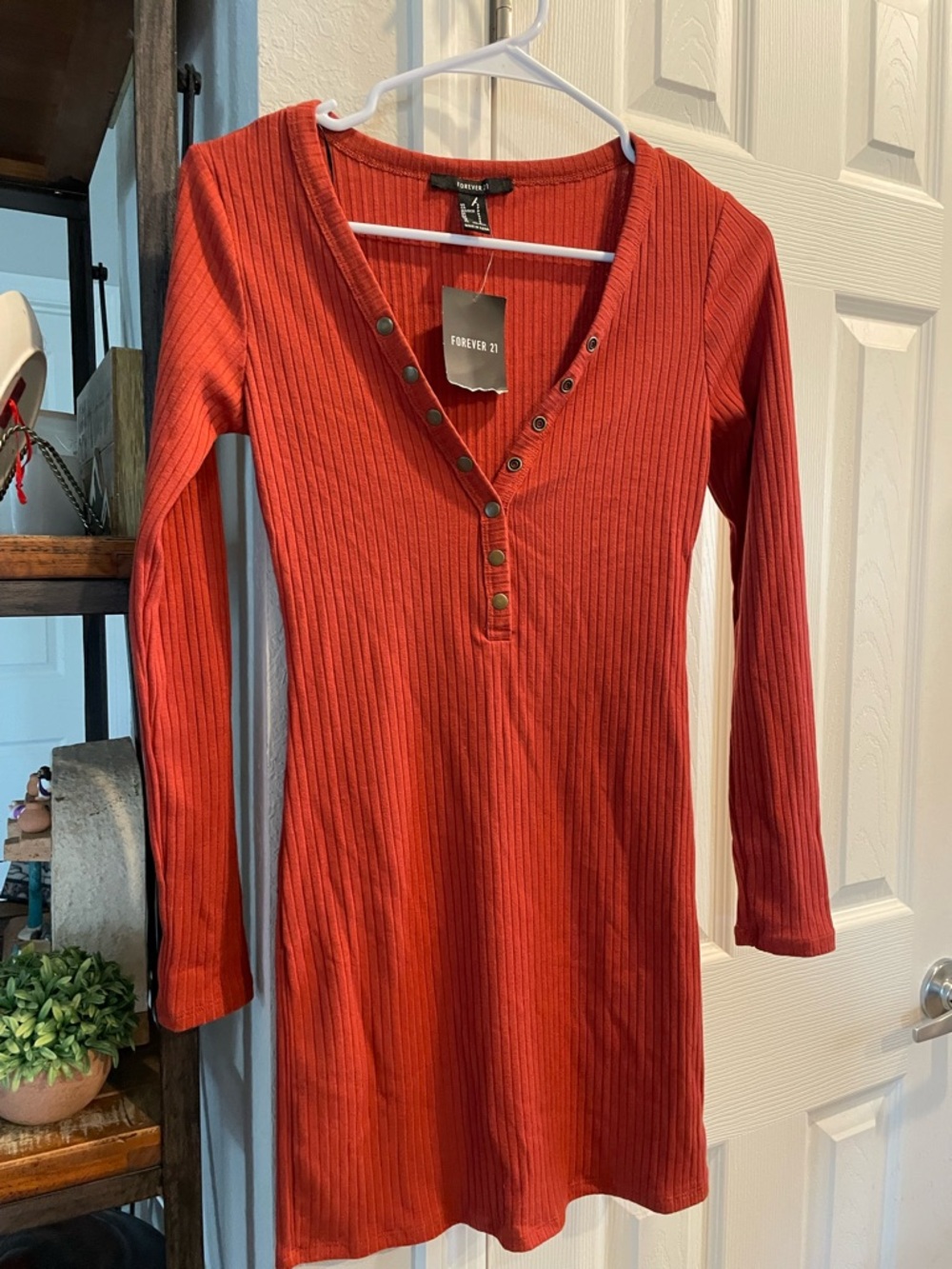 Forever 21
Ribbed Long sleeve rust color bodycon shirt dress v neck with snaps S